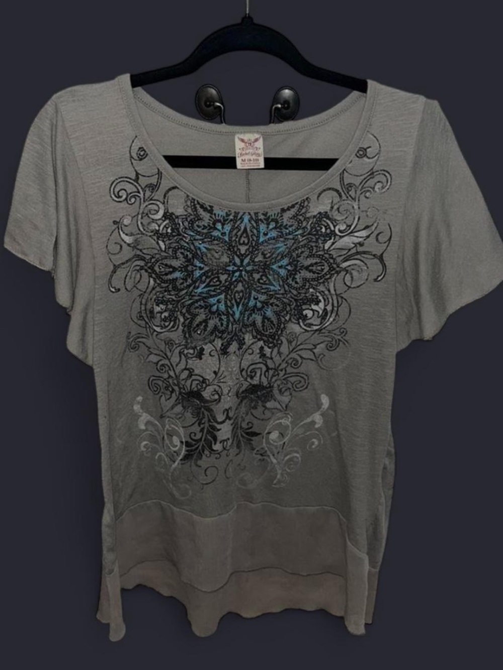 Faded Glory Gray Short-Sleeve Tee with Blue & Black Medallion Print